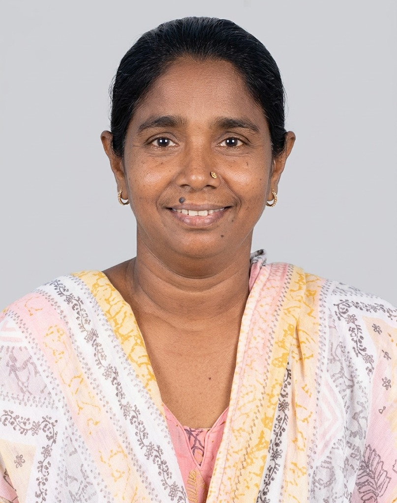 Sangeeta Suresh  Reedy - Part time Cleaner and Baby Sitter in Khar road East in Mumbai